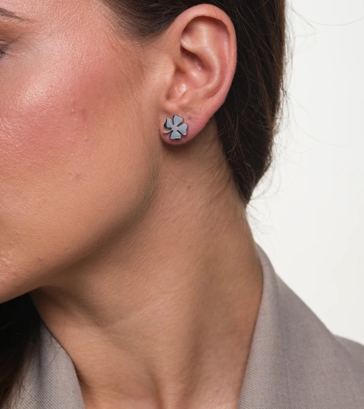 Kolczyki damskie wiszące perły kwiaty złote srebrne  2.webp