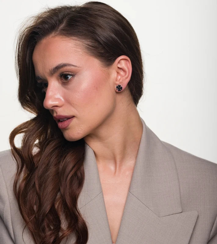 Kolczyki damskie wiszące perły kwiaty złote srebrne  3.webp