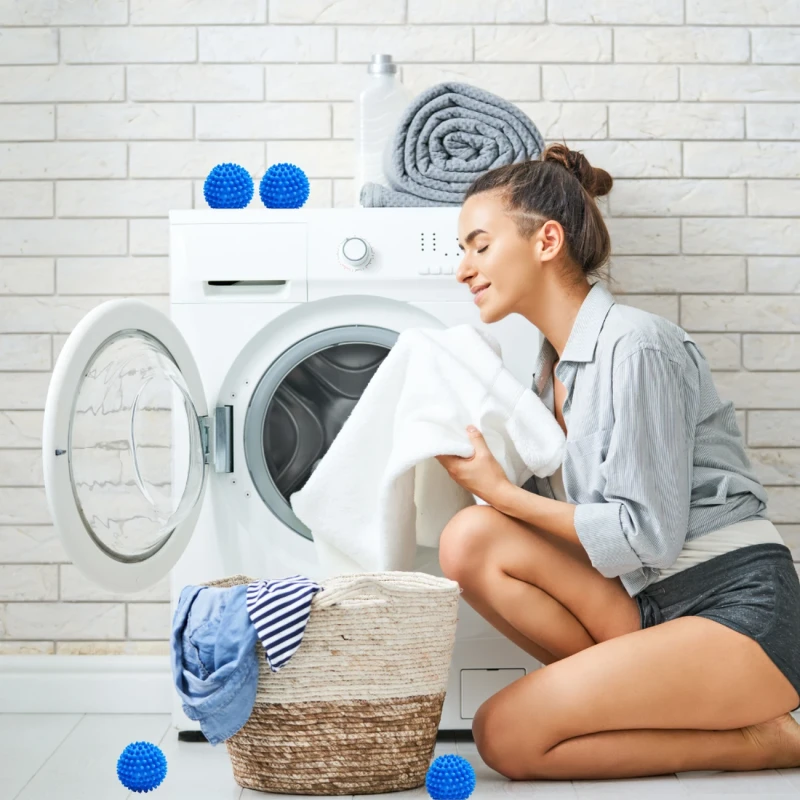 Zestaw 4 szt kul do czyszczenia ubrań do usuwania plam w pralce suszenia 6.webp